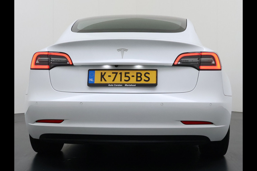 Tesla Model 3 RWD SR+ 60kWh 325PK 18"Lmv AutoPilot Leder PanoDak Adaptive-Cruise Lmv Camera's Elektr.-Stuur+Stoelen+Spiegels+Geheugen+Easy-Ent Navi LED Comfortstoelen ACC DAB Voorverwarmen interieur via App Keyless via Telefoonsleutel One-Pedal-Drive 1e Eigenaar Origineel Nederlandse auto tot 11kw laden thuis!