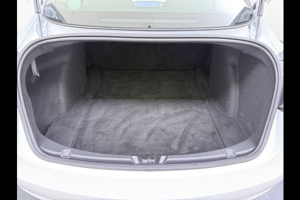 Tesla Model 3 RWD SR+ 60kWh 325PK 18"Lmv AutoPilot Leder PanoDak Adaptive-Cruise Lmv Camera's Elektr.-Stuur+Stoelen+Spiegels+Geheugen+Easy-Ent Navi LED Comfortstoelen ACC DAB Voorverwarmen interieur via App Keyless via Telefoonsleutel One-Pedal-Drive 1e Eigenaar Origineel Nederlandse auto tot 11kw laden thuis!
