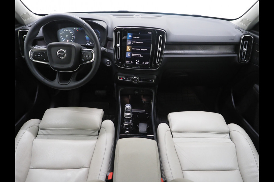 Volvo XC40 1.5 T5 Plug-in hybrid Ultimate Dark | Panoramadak | Pilot Assist | Harman/Kardon | Leder | Keyless | 360 | BLIS | Carplay