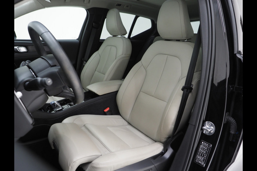 Volvo XC40 1.5 T5 Plug-in hybrid Ultimate Dark | Panoramadak | Pilot Assist | Harman/Kardon | Leder | Keyless | 360 | BLIS | Carplay