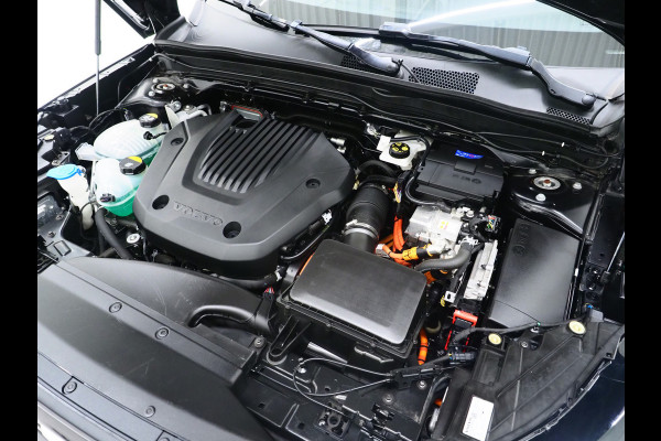 Volvo XC40 1.5 T5 Plug-in hybrid Ultimate Dark | Panoramadak | Pilot Assist | Harman/Kardon | Leder | Keyless | 360 | BLIS | Carplay