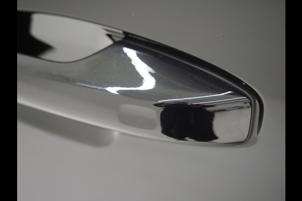 Volvo XC40 1.5 T5 Plug-in hybrid Ultimate Dark | Panoramadak | Pilot Assist | Harman/Kardon | Leder | Keyless | 360 | BLIS | Carplay