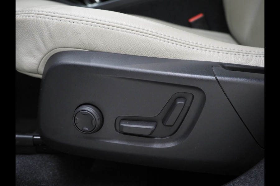 Volvo XC40 1.5 T5 Plug-in hybrid Ultimate Dark | Panoramadak | Pilot Assist | Harman/Kardon | Leder | Keyless | 360 | BLIS | Carplay