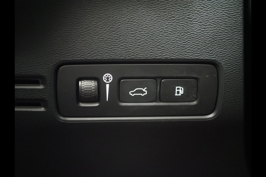 Volvo XC40 1.5 T5 Plug-in hybrid Ultimate Dark | Panoramadak | Pilot Assist | Harman/Kardon | Leder | Keyless | 360 | BLIS | Carplay