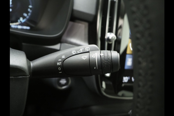 Volvo XC40 1.5 T5 Plug-in hybrid Ultimate Dark | Panoramadak | Pilot Assist | Harman/Kardon | Leder | Keyless | 360 | BLIS | Carplay