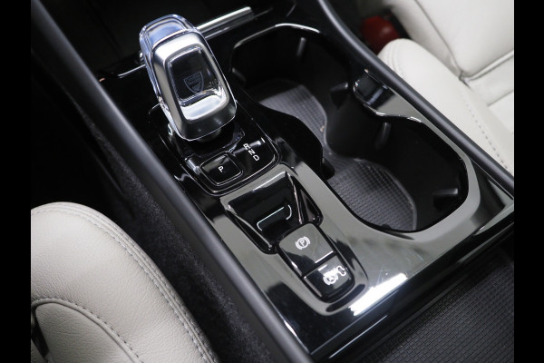 Volvo XC40 1.5 T5 Plug-in hybrid Ultimate Dark | Panoramadak | Pilot Assist | Harman/Kardon | Leder | Keyless | 360 | BLIS | Carplay