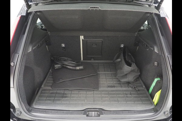 Volvo XC40 1.5 T5 Plug-in hybrid Ultimate Dark | Panoramadak | Pilot Assist | Harman/Kardon | Leder | Keyless | 360 | BLIS | Carplay