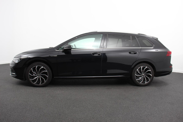 Volkswagen Golf Variant 1.5 eTSI 150pk DSG Style | Navigatie | Apple Carplay/Android Auto | Lane Assist | Dodehoek Assistent | Head-up Display |Park Assist | Parkeersensoren | Camera | Stuur- en stoelverwarming | Keyless Entry/Start | LED-verlichting voor