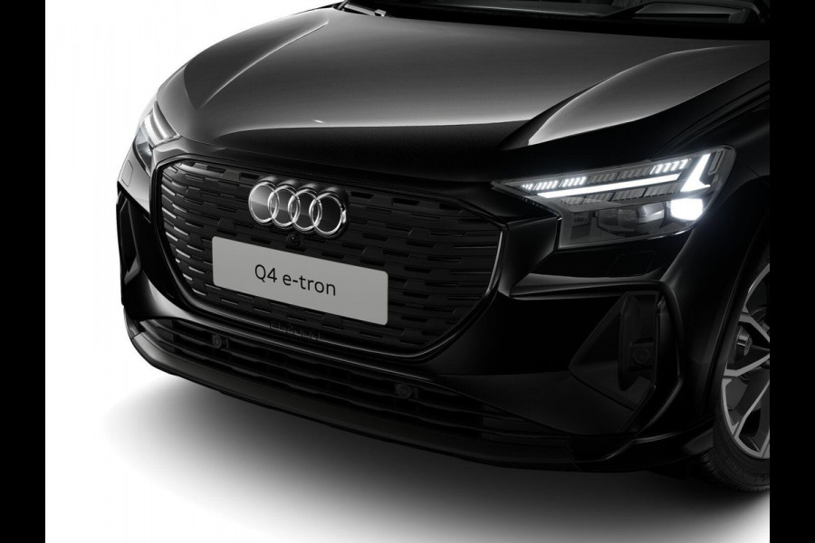Audi Q4 e-tron 40 S edition 77 kWh 204pk | Panoramadak | Elektrisch verstelbare voorstoelen | Memory | Head Up Display | Trekhaak