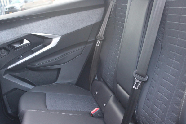 Peugeot 3008 1.2 Hybrid 145PK GT | PANORAMISCH SCHUIF / KANTELDAK | ELEKTRISCH BEDIENBARE ACHTERKLEP | AFNEEMBARE TREKHAAK | NAVIGATIE | FOCAL PREMIUM AUDIO SYSTEEM | DRAADLOZE APPLE CARPLAY/ANDROID AUTO | DRAADLOOS LADEN  | SFEER VERLICHTING | ACHTERUITRIJ CAMERA | PARKEERSENSOREN VOOR EN ACHTER | FULL LED KOPLAMPEN | KEYLESS ENTRY/START | ADAPTIVE CRUISE CONTROL | STOEL/STUUR VERWARMING | LICHTMETALEN VELGEN 19" | DODEHOEK DETECTIE |