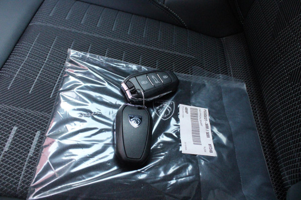 Peugeot 3008 1.2 Hybrid 145PK GT | PANORAMISCH SCHUIF / KANTELDAK | ELEKTRISCH BEDIENBARE ACHTERKLEP | AFNEEMBARE TREKHAAK | NAVIGATIE | FOCAL PREMIUM AUDIO SYSTEEM | DRAADLOZE APPLE CARPLAY/ANDROID AUTO | DRAADLOOS LADEN  | SFEER VERLICHTING | ACHTERUITRIJ CAMERA | PARKEERSENSOREN VOOR EN ACHTER | FULL LED KOPLAMPEN | KEYLESS ENTRY/START | ADAPTIVE CRUISE CONTROL | STOEL/STUUR VERWARMING | LICHTMETALEN VELGEN 19" | DODEHOEK DETECTIE |