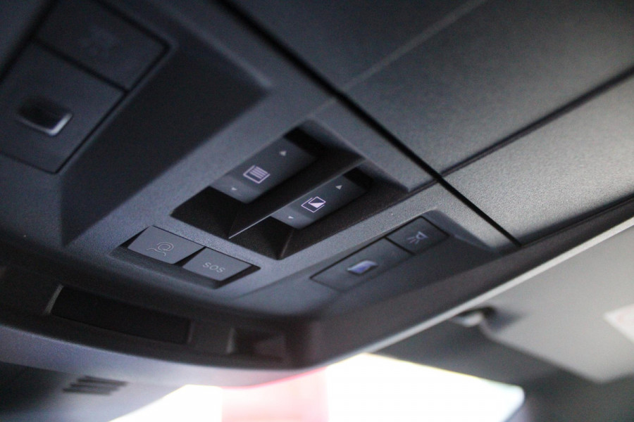 Peugeot 3008 1.2 Hybrid 145PK GT | PANORAMISCH SCHUIF / KANTELDAK | ELEKTRISCH BEDIENBARE ACHTERKLEP | AFNEEMBARE TREKHAAK | NAVIGATIE | FOCAL PREMIUM AUDIO SYSTEEM | DRAADLOZE APPLE CARPLAY/ANDROID AUTO | DRAADLOOS LADEN  | SFEER VERLICHTING | ACHTERUITRIJ CAMERA | PARKEERSENSOREN VOOR EN ACHTER | FULL LED KOPLAMPEN | KEYLESS ENTRY/START | ADAPTIVE CRUISE CONTROL | STOEL/STUUR VERWARMING | LICHTMETALEN VELGEN 19" | DODEHOEK DETECTIE |