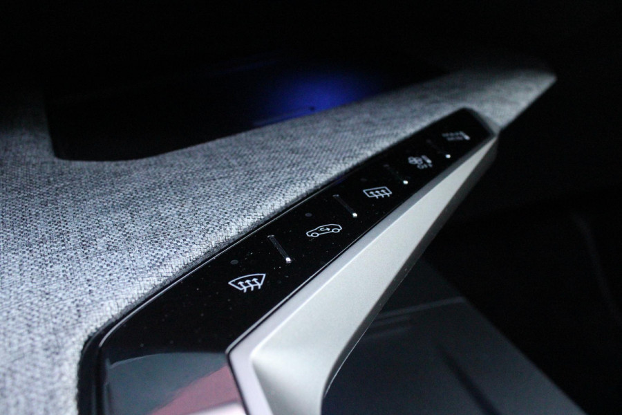 Peugeot 3008 1.2 Hybrid 145PK GT | PANORAMISCH SCHUIF / KANTELDAK | ELEKTRISCH BEDIENBARE ACHTERKLEP | AFNEEMBARE TREKHAAK | NAVIGATIE | FOCAL PREMIUM AUDIO SYSTEEM | DRAADLOZE APPLE CARPLAY/ANDROID AUTO | DRAADLOOS LADEN  | SFEER VERLICHTING | ACHTERUITRIJ CAMERA | PARKEERSENSOREN VOOR EN ACHTER | FULL LED KOPLAMPEN | KEYLESS ENTRY/START | ADAPTIVE CRUISE CONTROL | STOEL/STUUR VERWARMING | LICHTMETALEN VELGEN 19" | DODEHOEK DETECTIE |