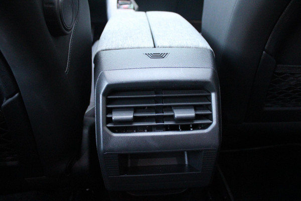 Peugeot 3008 1.2 Hybrid 145PK GT | PANORAMISCH SCHUIF / KANTELDAK | ELEKTRISCH BEDIENBARE ACHTERKLEP | AFNEEMBARE TREKHAAK | NAVIGATIE | FOCAL PREMIUM AUDIO SYSTEEM | DRAADLOZE APPLE CARPLAY/ANDROID AUTO | DRAADLOOS LADEN  | SFEER VERLICHTING | ACHTERUITRIJ CAMERA | PARKEERSENSOREN VOOR EN ACHTER | FULL LED KOPLAMPEN | KEYLESS ENTRY/START | ADAPTIVE CRUISE CONTROL | STOEL/STUUR VERWARMING | LICHTMETALEN VELGEN 19" | DODEHOEK DETECTIE |