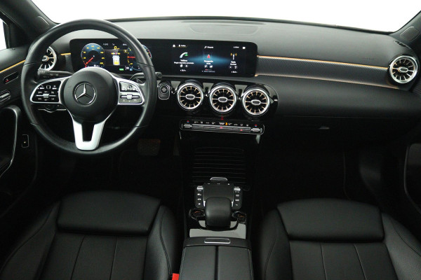 Mercedes-Benz A-Klasse 250 e Business Solution Luxury Limited (PANORAMADAK, STOELVERWARMING, ELEKTR STOELEN, SFEERVERLICHTING)