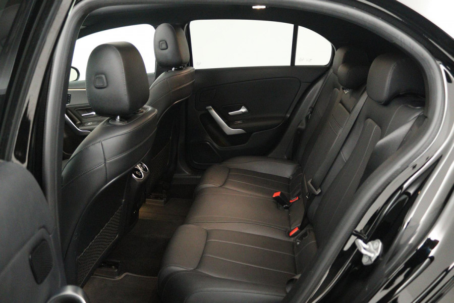 Mercedes-Benz A-Klasse 250 e Business Solution Luxury Limited (PANORAMADAK, STOELVERWARMING, ELEKTR STOELEN, SFEERVERLICHTING)