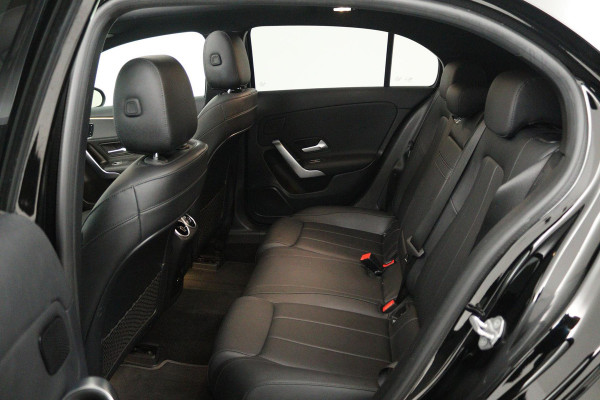 Mercedes-Benz A-Klasse 250 e Business Solution Luxury Limited (PANORAMADAK, STOELVERWARMING, ELEKTR STOELEN, SFEERVERLICHTING)