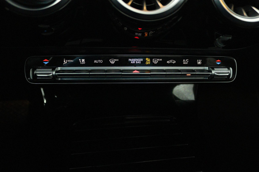 Mercedes-Benz A-Klasse 250 e Business Solution Luxury Limited (PANORAMADAK, STOELVERWARMING, ELEKTR STOELEN, SFEERVERLICHTING)