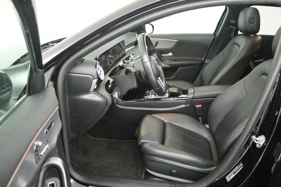 Mercedes-Benz A-Klasse 250 e Business Solution Luxury Limited (PANORAMADAK, STOELVERWARMING, ELEKTR STOELEN, SFEERVERLICHTING)