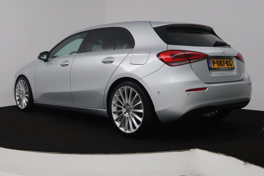 Mercedes-Benz A-Klasse 180 d Premium Plus (ACHTERUITRIJCAMERA, NAVIGATIE, PARKEERSENSOREN, BLUETOOTH, CRUISE CONTROL)