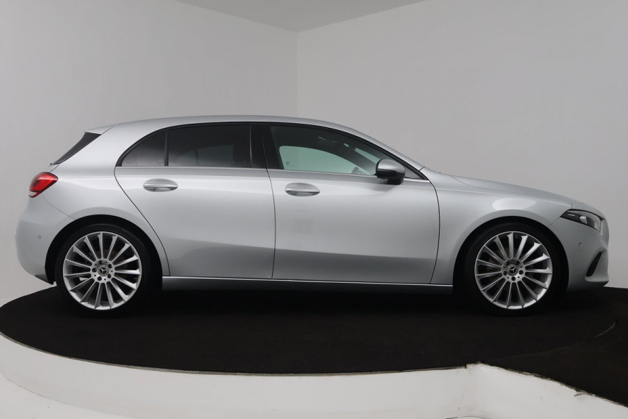 Mercedes-Benz A-Klasse 180 d Premium Plus (ACHTERUITRIJCAMERA, NAVIGATIE, PARKEERSENSOREN, BLUETOOTH, CRUISE CONTROL)