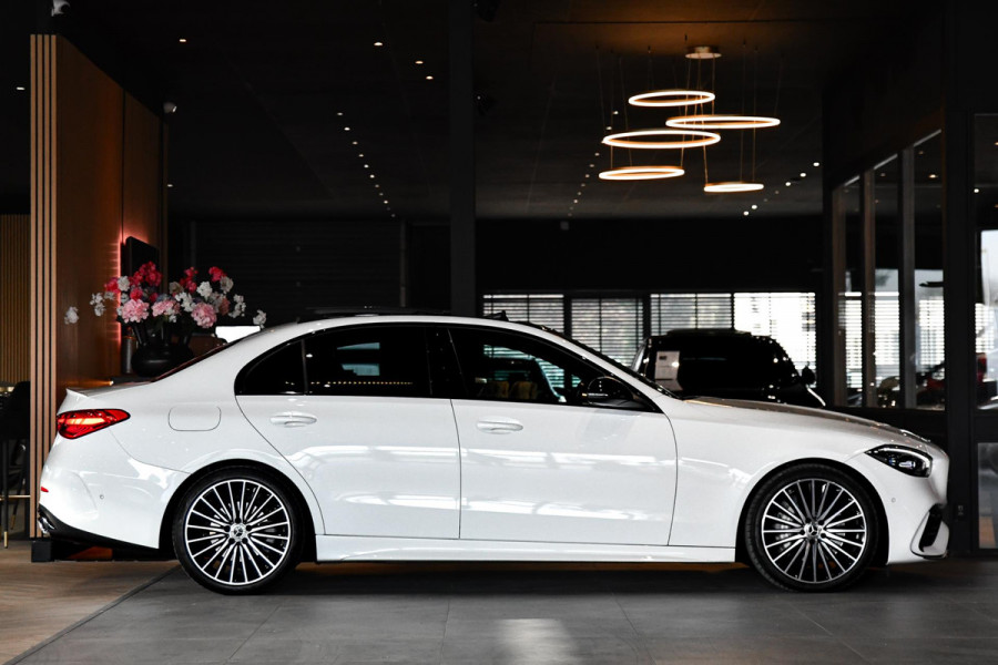 Mercedes-Benz C-Klasse 300 AMG Night. Pano, Carbon, Digital, Camera, Dodeh, 19'', CarPlay!