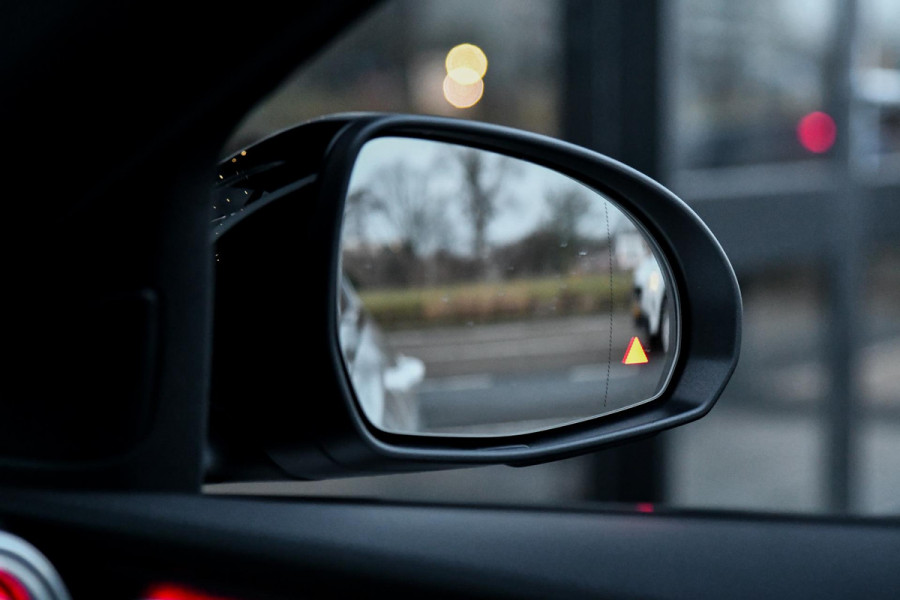 Mercedes-Benz C-Klasse 300 AMG Night. Pano, Carbon, Digital, Camera, Dodeh, 19'', CarPlay!
