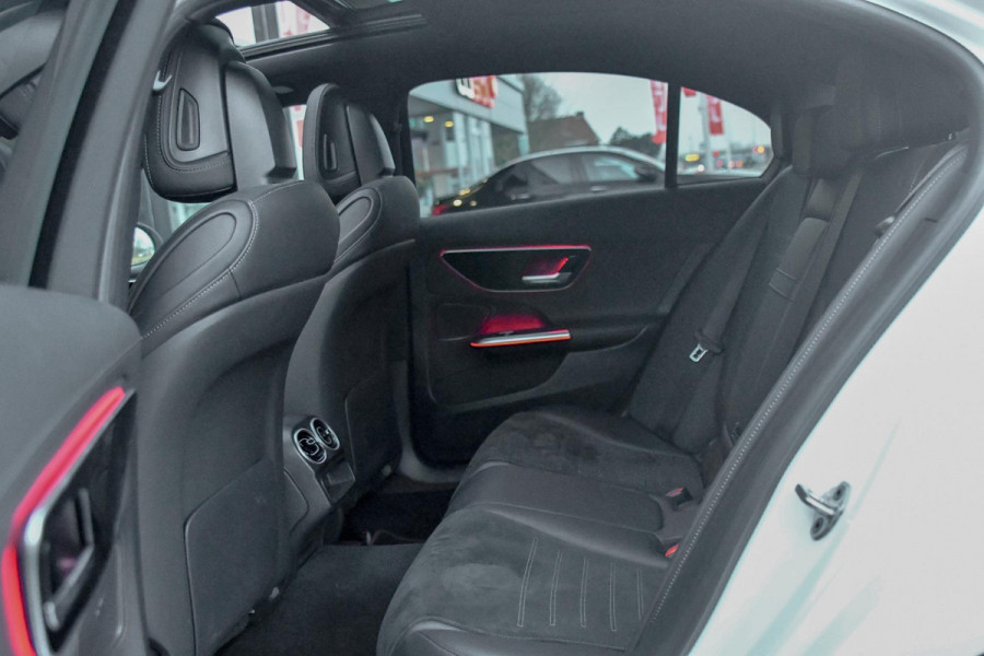 Mercedes-Benz C-Klasse 300 AMG Night. Pano, Carbon, Digital, Camera, Dodeh, 19'', CarPlay!