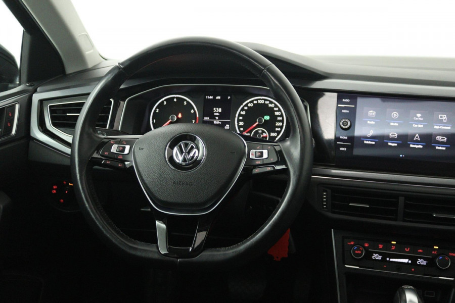 Volkswagen Polo 1.0 TSI Highline (PANORAMADAK, CRUISE ADAPTIEF, NAVIGATIE CARPLAY, PARKEERSENSOREN, AUTOMAAT)