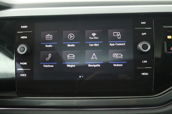 Volkswagen Polo 1.0 TSI Highline (PANORAMADAK, CRUISE ADAPTIEF, NAVIGATIE CARPLAY, PARKEERSENSOREN, AUTOMAAT)