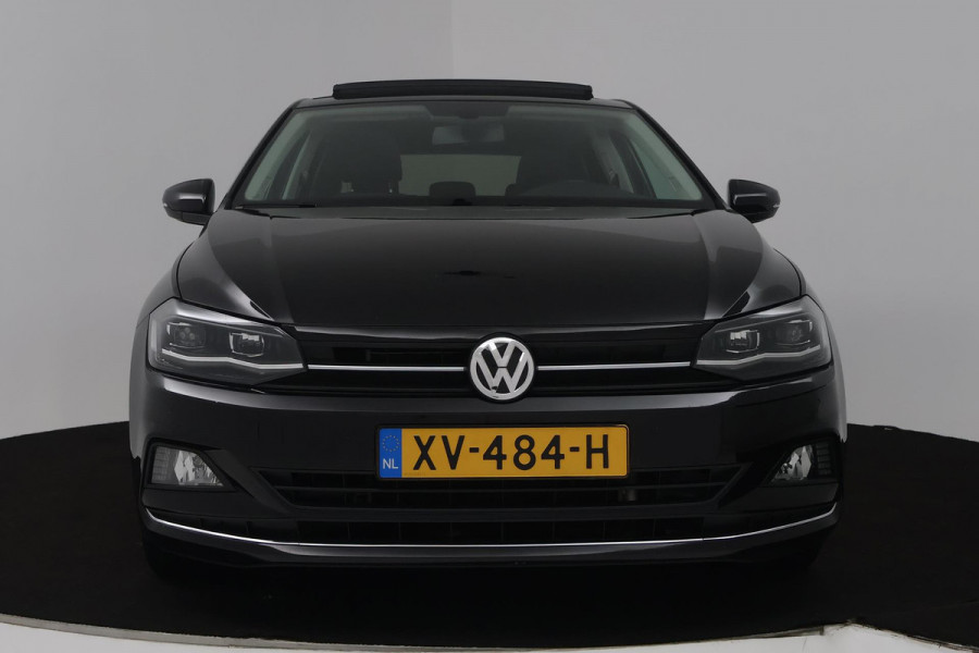 Volkswagen Polo 1.0 TSI Highline (PANORAMADAK, CRUISE ADAPTIEF, NAVIGATIE CARPLAY, PARKEERSENSOREN, AUTOMAAT)
