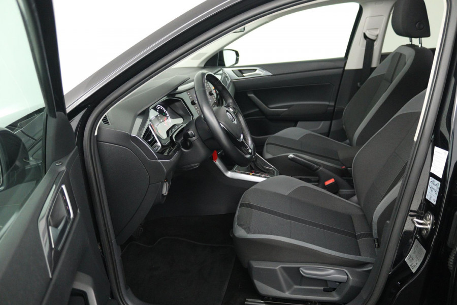 Volkswagen Polo 1.0 TSI Highline (PANORAMADAK, CRUISE ADAPTIEF, NAVIGATIE CARPLAY, PARKEERSENSOREN, AUTOMAAT)