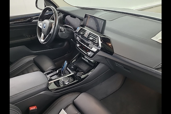 BMW iX3 High Executive 80 kWh | Panoramadak | Keyless | Stoelverwarming | Harman Kardon | Memory Seat | Head-Up Display | 360 Camera | Adaptief Onderstel | Trekhaak | Adaptive LED | Elektrische Stoelen | Apple Carplay |