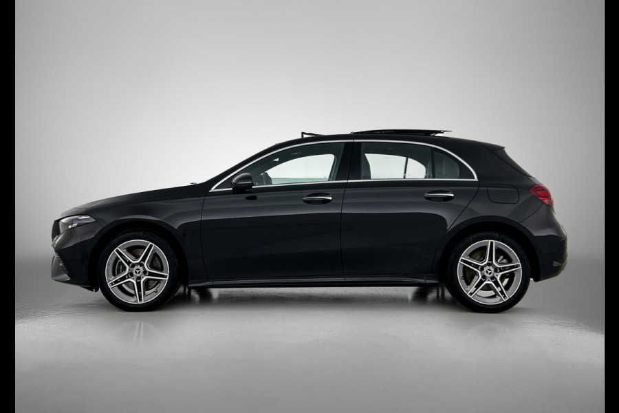 Mercedes-Benz A-Klasse 250 e Business Solution AMG | Panoramaschuifdak | Stoelverwarming | Multibeam LED | Smartphone integratie | Sfeerverlichting 64 kleuren | Extra USB-poorten |
