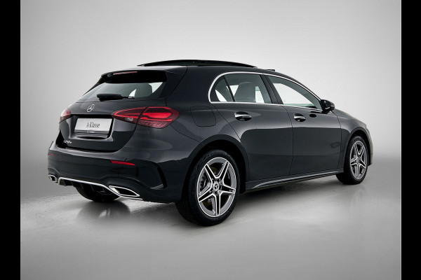 Mercedes-Benz A-Klasse 250 e Business Solution AMG | Panoramaschuifdak | Stoelverwarming | Multibeam LED | Smartphone integratie | Sfeerverlichting 64 kleuren | Extra USB-poorten |