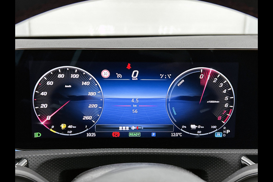 Mercedes-Benz A-Klasse 250 e Business Solution AMG | Panoramaschuifdak | Stoelverwarming | Multibeam LED | Smartphone integratie | Sfeerverlichting 64 kleuren | Extra USB-poorten |