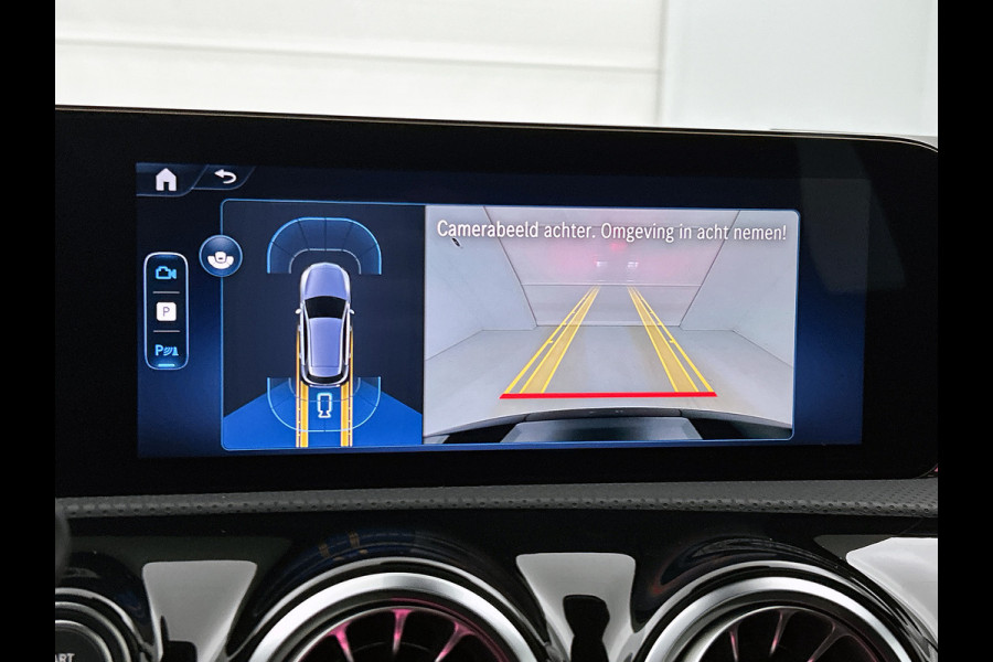 Mercedes-Benz A-Klasse 250 e Business Solution AMG | Panoramaschuifdak | Stoelverwarming | Multibeam LED | Smartphone integratie | Sfeerverlichting 64 kleuren | Extra USB-poorten |