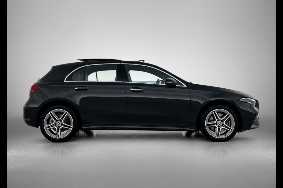 Mercedes-Benz A-Klasse 250 e Business Solution AMG | Panoramaschuifdak | Stoelverwarming | Multibeam LED | Smartphone integratie | Sfeerverlichting 64 kleuren | Extra USB-poorten |