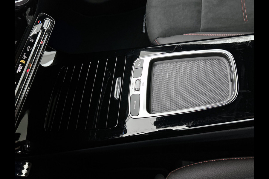 Mercedes-Benz A-Klasse 250 e Business Solution AMG | Panoramaschuifdak | Stoelverwarming | Multibeam LED | Smartphone integratie | Sfeerverlichting 64 kleuren | Extra USB-poorten |