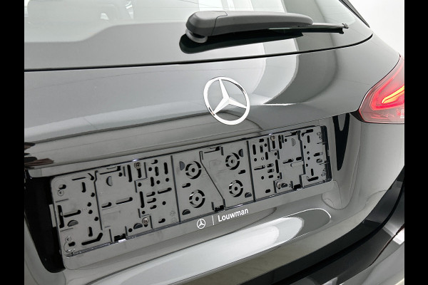 Mercedes-Benz A-Klasse 250 e Business Solution AMG | Panoramaschuifdak | Stoelverwarming | Multibeam LED | Smartphone integratie | Sfeerverlichting 64 kleuren | Extra USB-poorten |