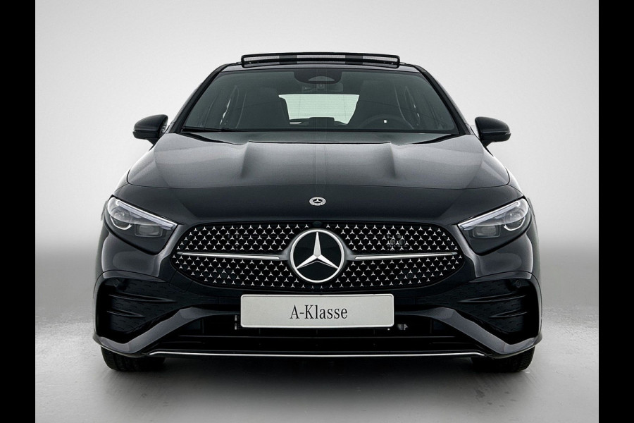 Mercedes-Benz A-Klasse 250 e Business Solution AMG | Panoramaschuifdak | Stoelverwarming | Multibeam LED | Smartphone integratie | Sfeerverlichting 64 kleuren | Extra USB-poorten |