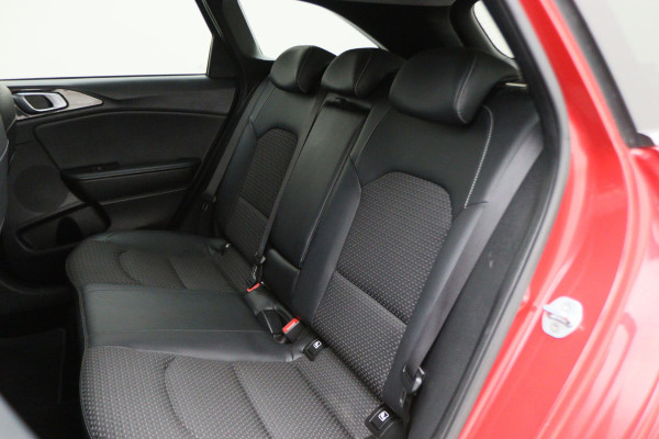 Kia Ceed Sportswagon 1.4 T-GDi Automaat DynamicPlusLine Climate, Apple Carplay, ACC, Camera, Verwarmd Stuurwiel, Trekhaak, 16''
