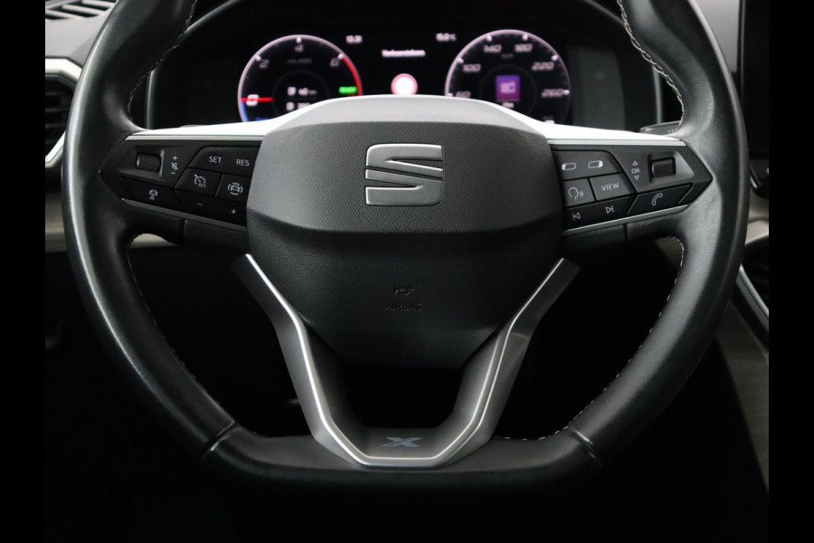 Seat Leon 1.4 TSI eHybrid PHEV Xcellence | Adaptive cruise | Carplay | Sfeerverlichting | Navigatie | Leder/Alcantara | Camera | Digital Cockpit | Plug In