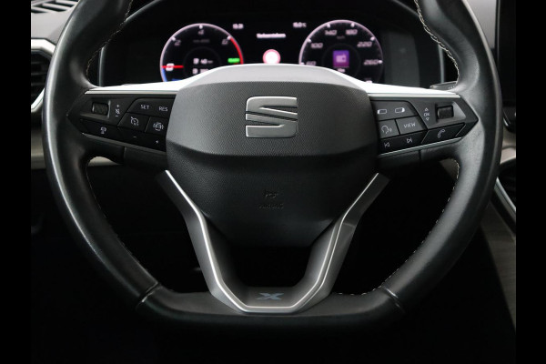 Seat Leon 1.4 TSI eHybrid PHEV Xcellence | Adaptive cruise | Carplay | Sfeerverlichting | Navigatie | Leder/Alcantara | Camera | Digital Cockpit | Plug In