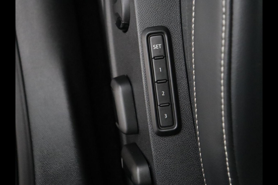 Seat Leon 1.4 TSI eHybrid PHEV Xcellence | Adaptive cruise | Carplay | Sfeerverlichting | Navigatie | Leder/Alcantara | Camera | Digital Cockpit | Plug In