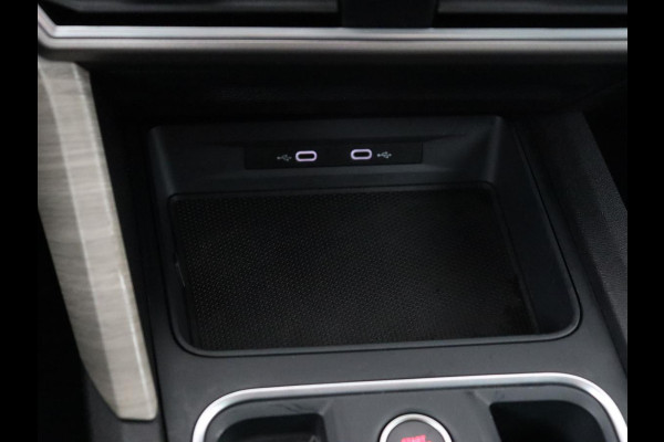 Seat Leon 1.4 TSI eHybrid PHEV Xcellence | Adaptive cruise | Carplay | Sfeerverlichting | Navigatie | Leder/Alcantara | Camera | Digital Cockpit | Plug In