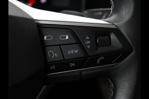 Seat Leon 1.4 TSI eHybrid PHEV Xcellence | Adaptive cruise | Carplay | Sfeerverlichting | Navigatie | Leder/Alcantara | Camera | Digital Cockpit | Plug In