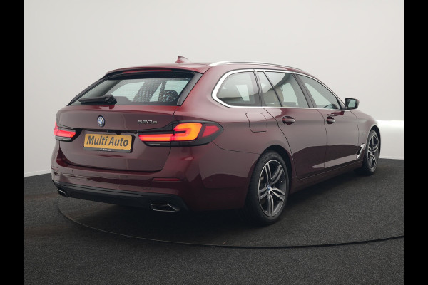 BMW 5 Serie Touring 530e Individual Plug In Hybrid 293pk Dealer O.H Aventurinrot Metallic PHEV | Panodak | Luxe Lederen Comfortzetels Memory & Ventilatie | Laser LED | Adaptive Cruise | Head Up | Harman Kardon | Keyless |