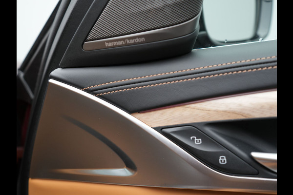 BMW 5 Serie Touring 530e Individual Plug In Hybrid 293pk Dealer O.H Aventurinrot Metallic PHEV | Panodak | Luxe Lederen Comfortzetels Memory & Ventilatie | Laser LED | Adaptive Cruise | Head Up | Harman Kardon | Keyless |