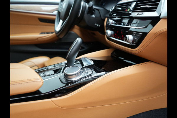 BMW 5 Serie Touring 530e Individual Plug In Hybrid 293pk Dealer O.H Aventurinrot Metallic PHEV | Panodak | Luxe Lederen Comfortzetels Memory & Ventilatie | Laser LED | Adaptive Cruise | Head Up | Harman Kardon | Keyless |